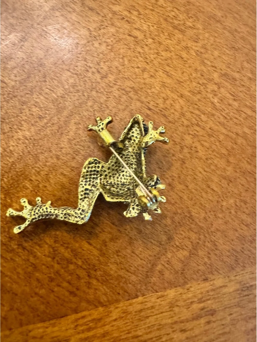 Vintage Style Frog Brooch with Multicolor Rhinestones 313